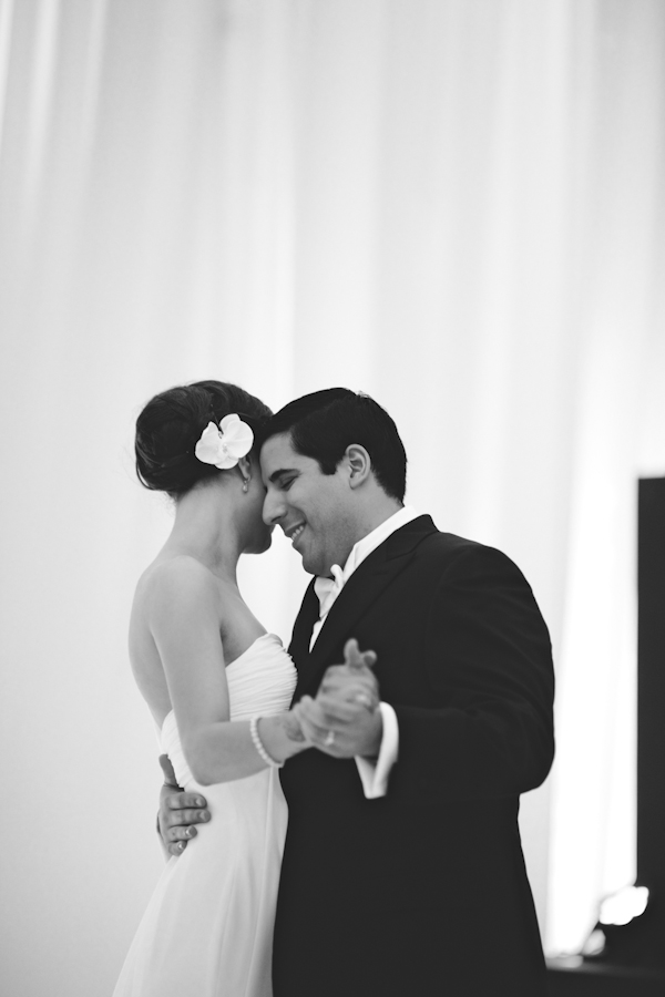 indian american wedding in Hawaii, photos by Anna Kim Photography | via junebugweddings.com