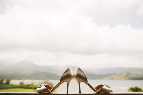 indian american wedding in Hawaii, photos by Anna Kim Photography | via junebugweddings.com