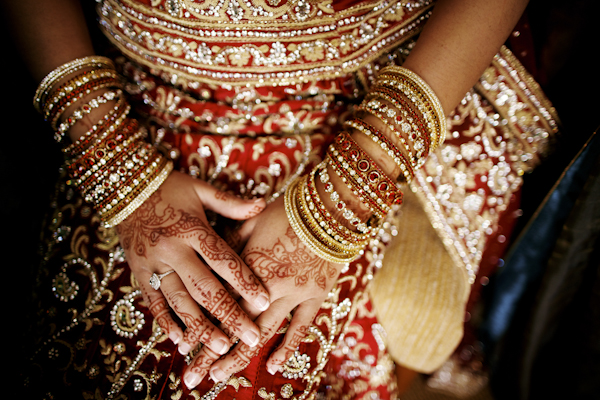 indian american wedding in Hawaii, photos by Anna Kim Photography | via junebugweddings.com