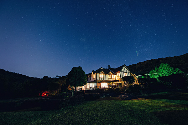 intimate wedding in Queensland, Australia with photos by Todd Hunter McGaw | via junebugweddings.com