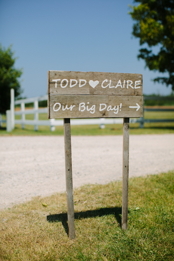 sunny rustic barn wedding in Michigan with photos by Dan Stewart | via junebugweddings.com