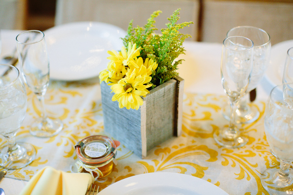 sunny rustic barn wedding in Michigan with photos by Dan Stewart | via junebugweddings.com