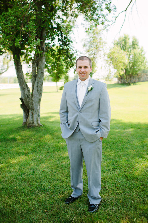 sunny rustic barn wedding in Michigan with photos by Dan Stewart | via junebugweddings.com