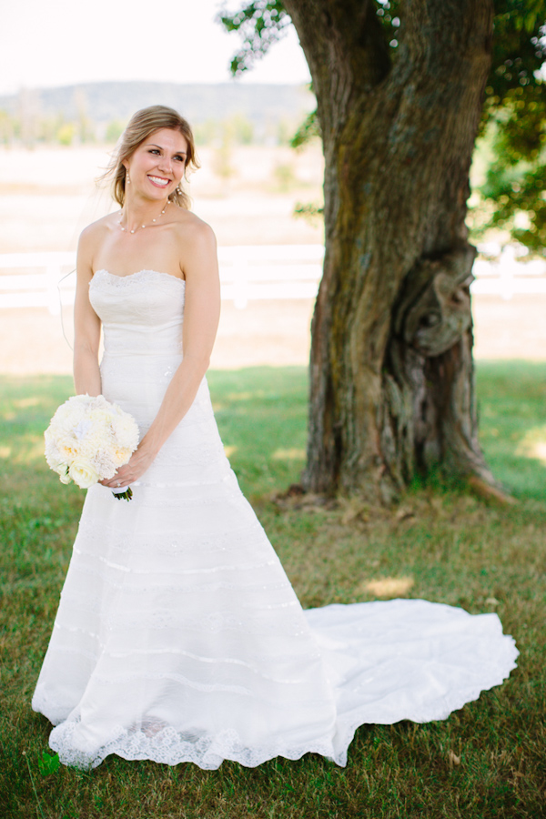 sunny rustic barn wedding in Michigan with photos by Dan Stewart | via junebugweddings.com