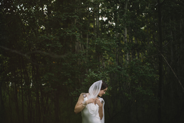 glamorous twenties rustic wedding in Alberta, Canada with photos by Gabe McClintock Photography | via junebugweddings.com