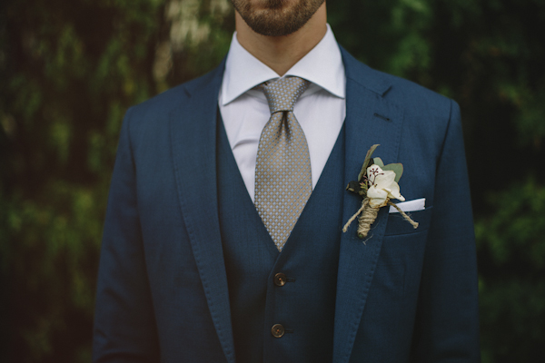 glamorous twenties rustic wedding in Alberta, Canada with photos by Gabe McClintock Photography | via junebugweddings.com