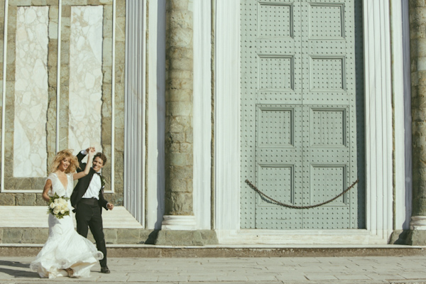 intimate wedding in Florence, Italy, photos by Italian wedding photographers Alessandro and Veronica Roncaglione | via junebugweddings.com