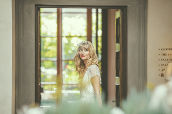 intimate wedding in Florence, Italy, photos by Italian wedding photographers Alessandro and Veronica Roncaglione | via junebugweddings.com