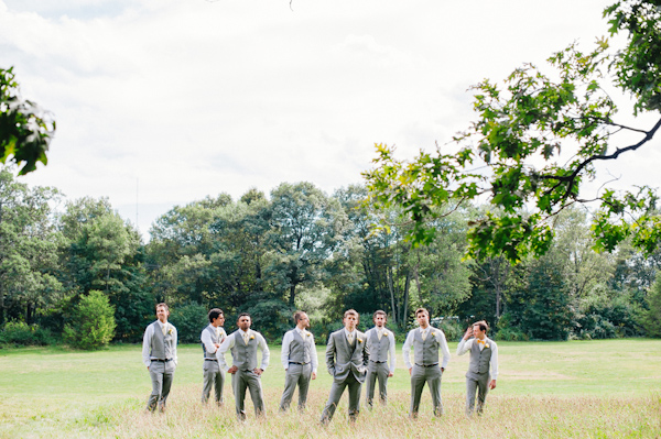 laid-back summer wedding with photos by Amanda Marie Studios | via junebugweddings.com