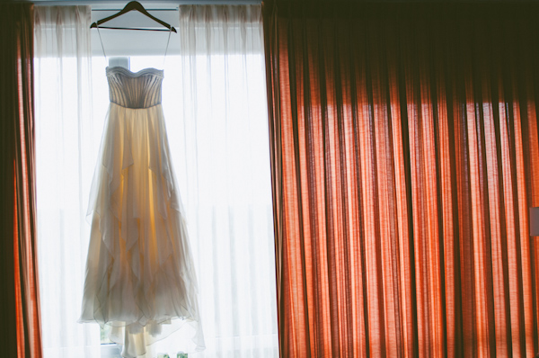 laid-back summer wedding with photos by Amanda Marie Studios | via junebugweddings.com