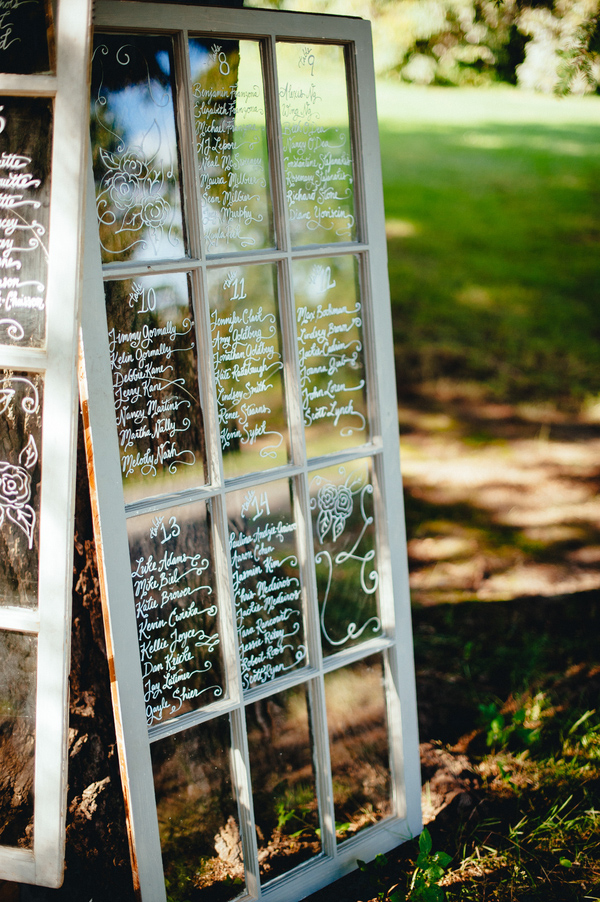 laid-back summer wedding with photos by Amanda Marie Studios | via junebugweddings.com