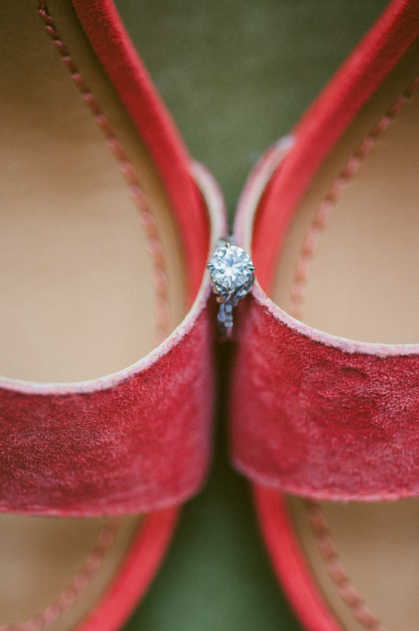 laid-back summer wedding with photos by Amanda Marie Studios | via junebugweddings.com