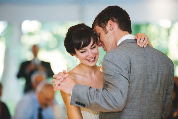 laid-back summer wedding with photos by Amanda Marie Studios | via junebugweddings.com