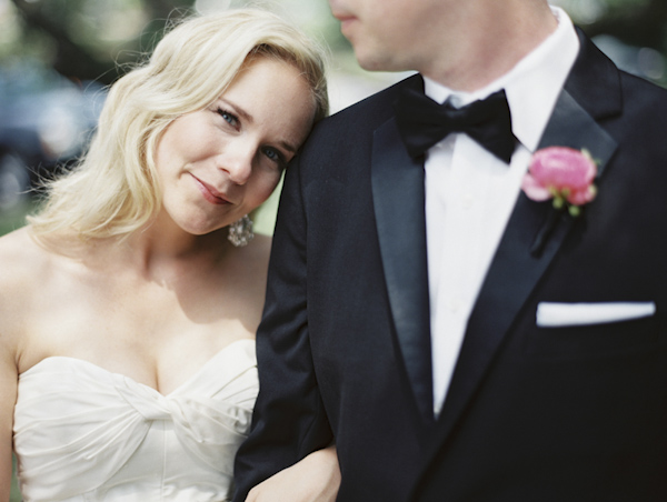 navy and pink nautical wedding at White Bear Yacht Club, Minnesota, photos by Geneoh Photography