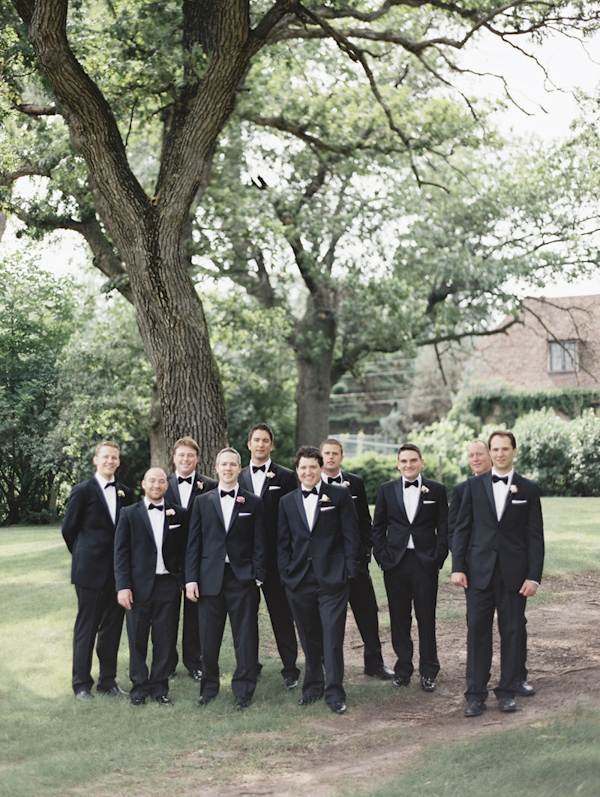 navy and pink nautical wedding at White Bear Yacht Club, Minnesota, photos by Geneoh Photography