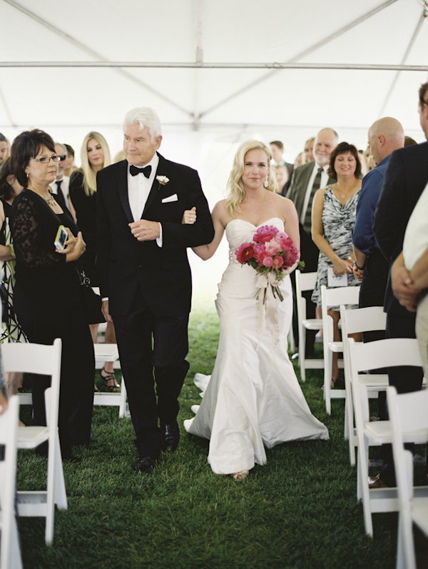 navy and pink nautical wedding at White Bear Yacht Club, Minnesota, photos by Geneoh Photography