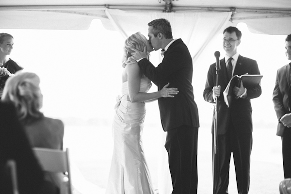 navy and pink nautical wedding at White Bear Yacht Club, Minnesota, photos by Geneoh Photography