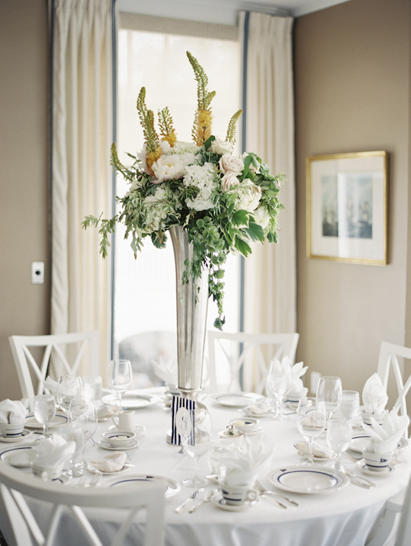 navy and pink nautical wedding at White Bear Yacht Club, Minnesota, photos by Geneoh Photography