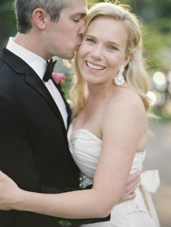 navy and pink nautical wedding at White Bear Yacht Club, Minnesota, photos by Geneoh Photography