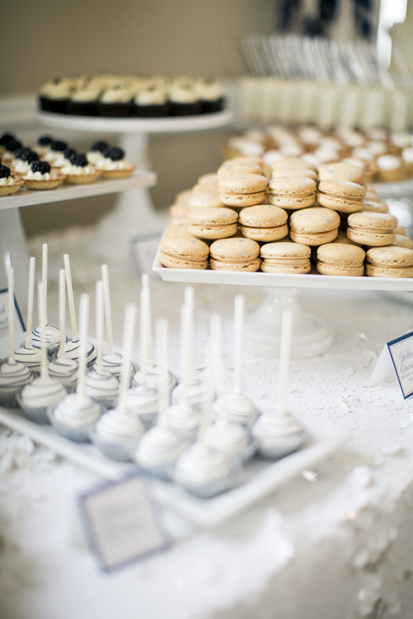 navy and pink nautical wedding at White Bear Yacht Club, Minnesota, photos by Geneoh Photography