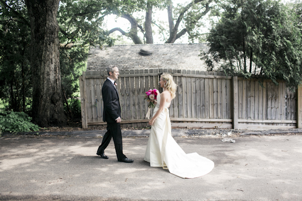 navy and pink nautical wedding at White Bear Yacht Club, Minnesota, photos by Geneoh Photography