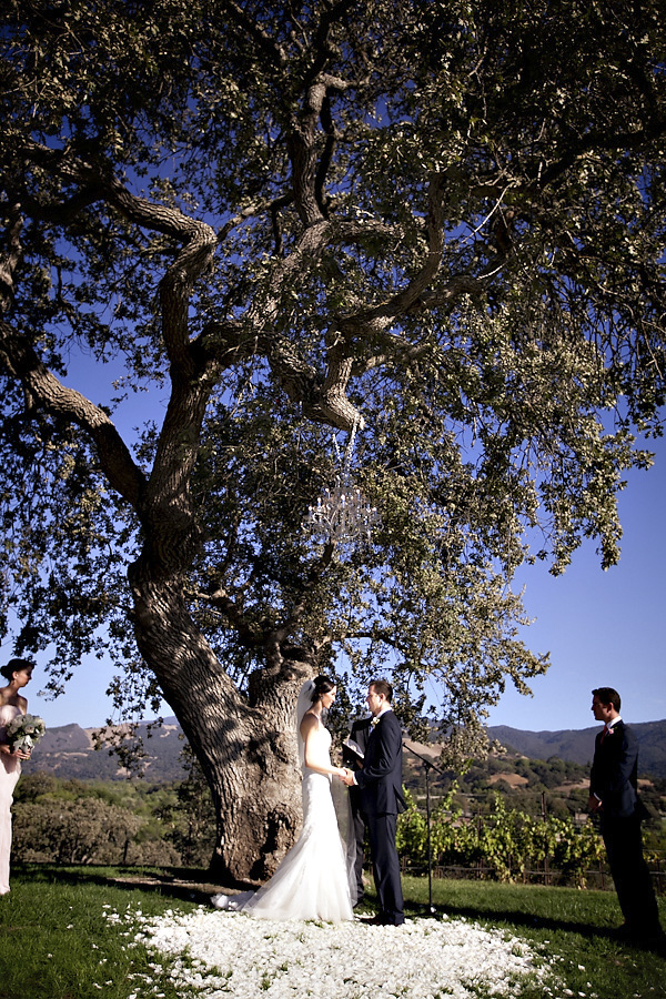 vineyard wedding at Sunstone Winery, Santa Ynez, California, photos by Santa Barbara, CA wedding photographers Ashleigh Taylor Photography | via junebugweddings.com