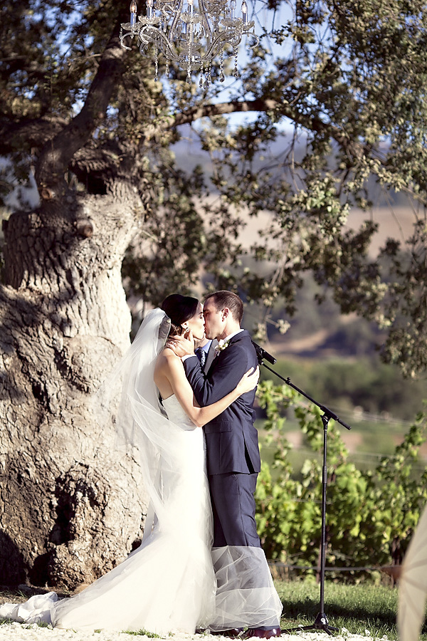 vineyard wedding at Sunstone Winery, Santa Ynez, California, photos by Santa Barbara, CA wedding photographers Ashleigh Taylor Photography | via junebugweddings.com