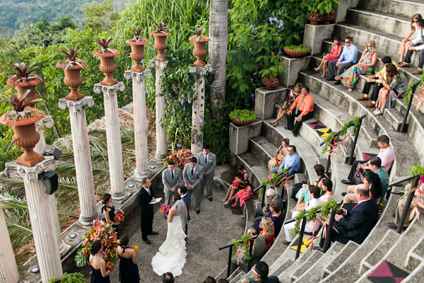 tropical Costa Rica destination wedding with photography by A Brit & A Blonde | junebugweddings.com