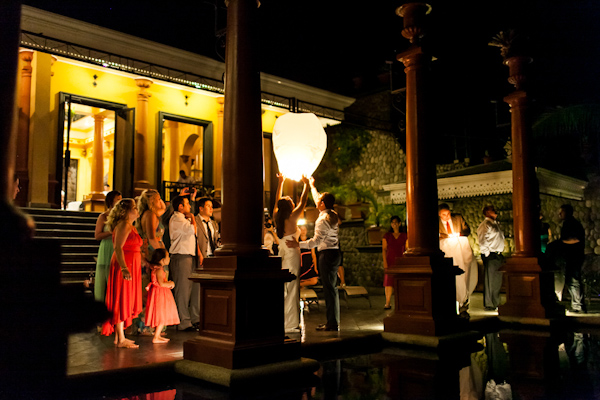 tropical Costa Rica destination wedding with photography by A Brit & A Blonde | junebugweddings.com