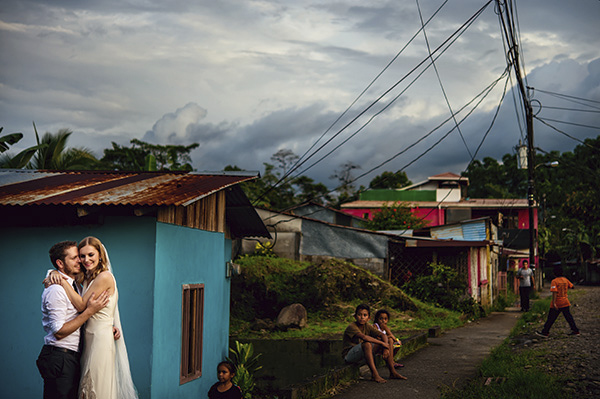 intimate destination wedding in Costa Rica, photos by Davina and Daniel | via junebugweddings.com