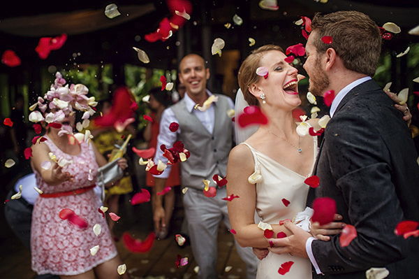 intimate destination wedding in Costa Rica, photos by Davina and Daniel | via junebugweddings.com