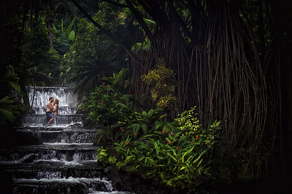 intimate destination wedding in Costa Rica, photos by Davina and Daniel | via junebugweddings.com
