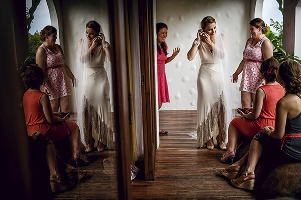 intimate destination wedding in Costa Rica, photos by Davina and Daniel | via junebugweddings.com