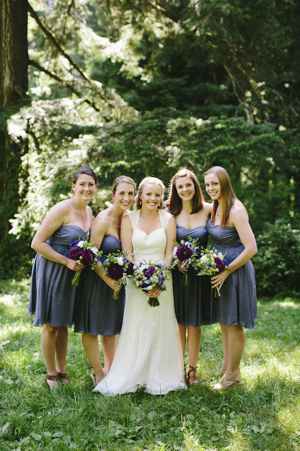 natural, outdoors wedding in Portland, Oregon at Hoyt Arboretum, wedding photo by Aaron Courter Photography | via junebugweddings.com