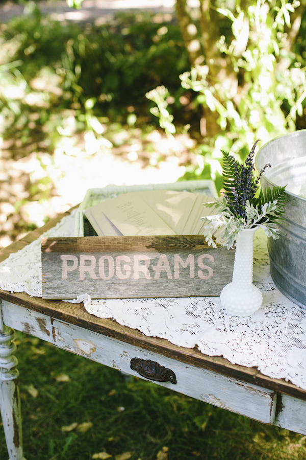 natural, outdoors wedding in Portland, Oregon at Hoyt Arboretum, wedding photo by Aaron Courter Photography | via junebugweddings.com