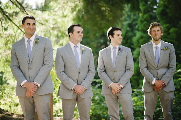 natural, outdoors wedding in Portland, Oregon at Hoyt Arboretum, wedding photo by Aaron Courter Photography | via junebugweddings.com