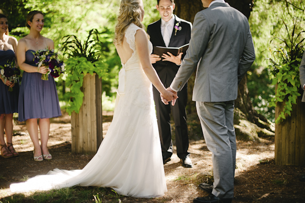 natural, outdoors wedding in Portland, Oregon at Hoyt Arboretum, wedding photo by Aaron Courter Photography | via junebugweddings.com