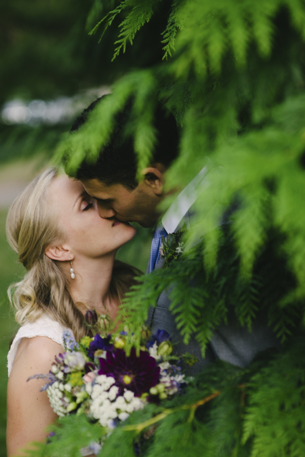 natural, outdoors wedding in Portland, Oregon at Hoyt Arboretum, wedding photo by Aaron Courter Photography | via junebugweddings.com