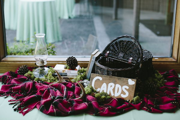 natural, outdoors wedding in Portland, Oregon at Hoyt Arboretum, wedding photo by Aaron Courter Photography | via junebugweddings.com