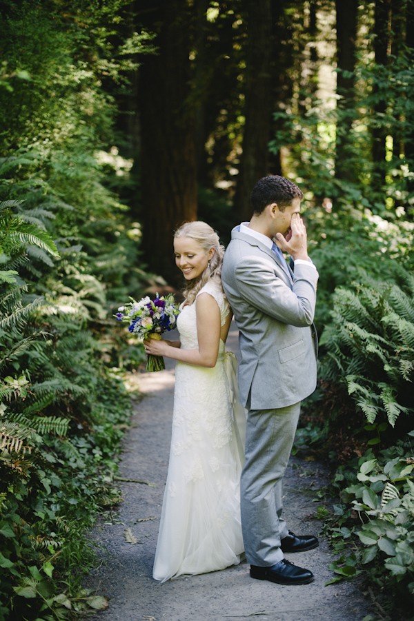 natural, outdoors wedding in Portland, Oregon at Hoyt Arboretum, wedding photo by Aaron Courter Photography | via junebugweddings.com