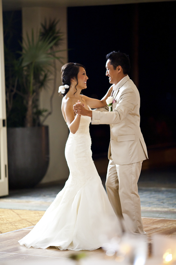 pink destination wedding in Hawaii at St Regis Princeville Resort, photos by Dmitri and Sandra Photography | via junebugweddings.com