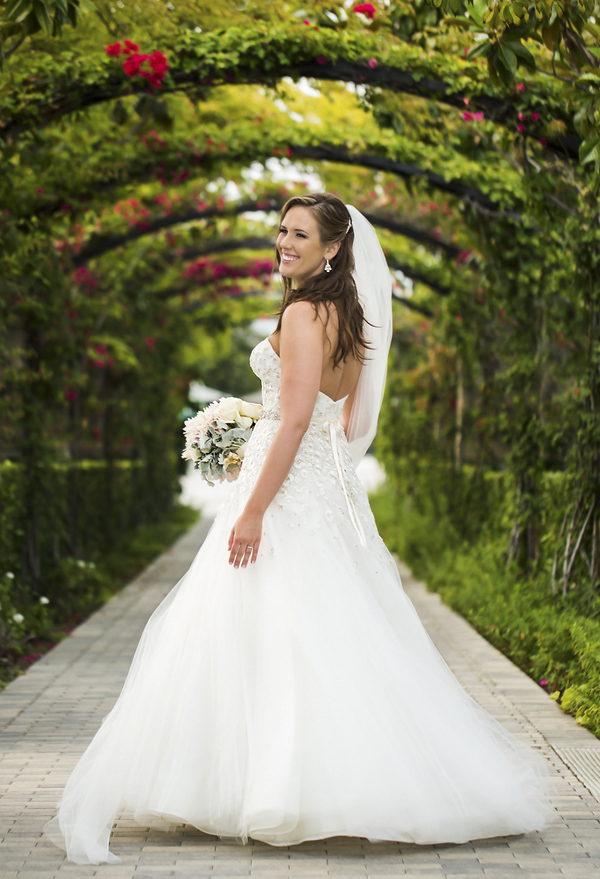 blush and gold california wedding at private family estate, wedding photos by D. Park Photography | via junebugweddings.com