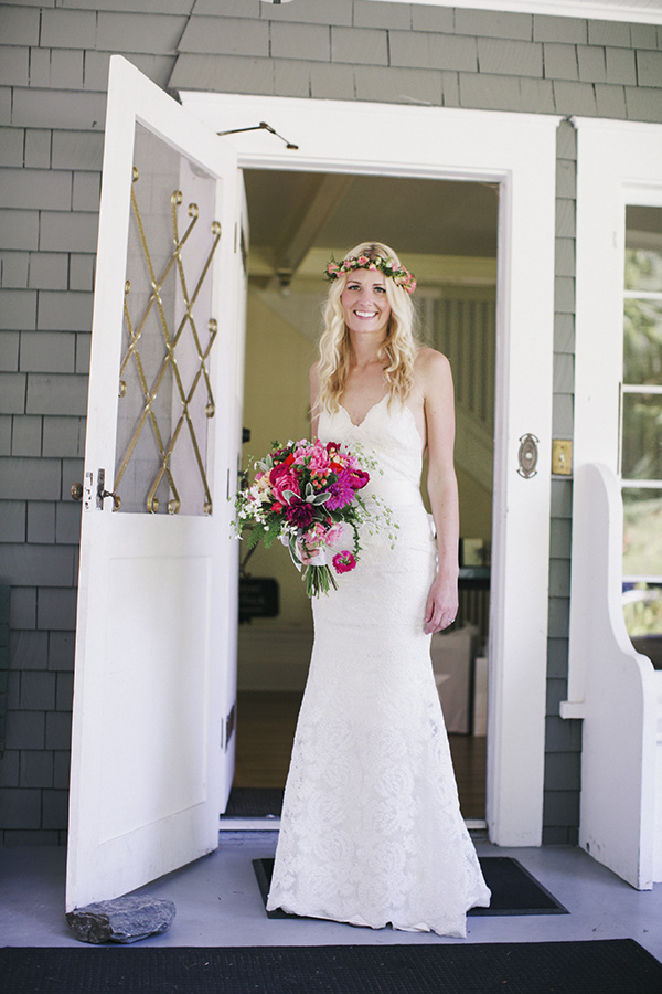 rustic wedding at Woodstock Farm in Bellingham, Washington, photos by Michel M. Waite Photography | via junebugweddings.com