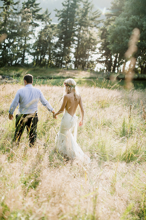 rustic wedding at Woodstock Farm in Bellingham, Washington, photos by Michel M. Waite Photography | via junebugweddings.com