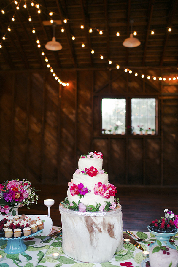 rustic wedding at Woodstock Farm in Bellingham, Washington, photos by Michel M. Waite Photography | via junebugweddings.com