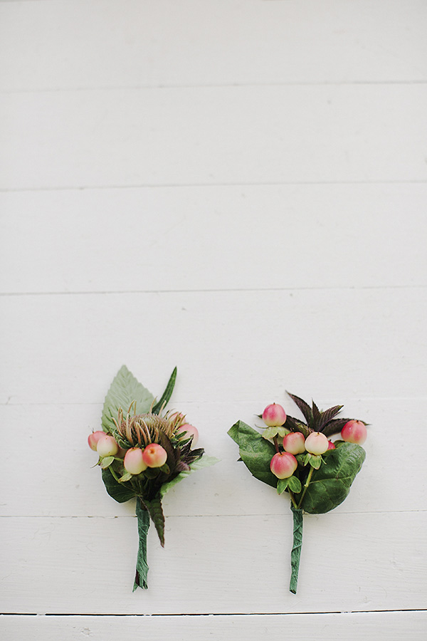 rustic wedding at Woodstock Farm in Bellingham, Washington, photos by Michel M. Waite Photography | via junebugweddings.com