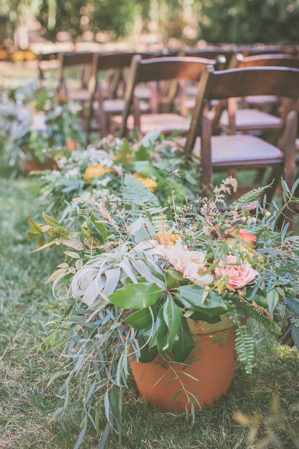 autumnal backyard wedding in Granite Bay, California with photos by Kris Holland Photography | junebugweddings.com (29)