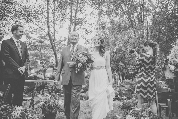 autumnal backyard wedding in Granite Bay, California with photos by Kris Holland Photography | junebugweddings.com (28)