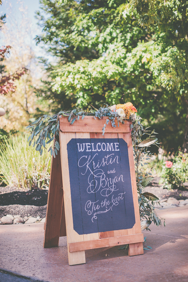 autumnal backyard wedding in Granite Bay, California with photos by Kris Holland Photography | junebugweddings.com (45)