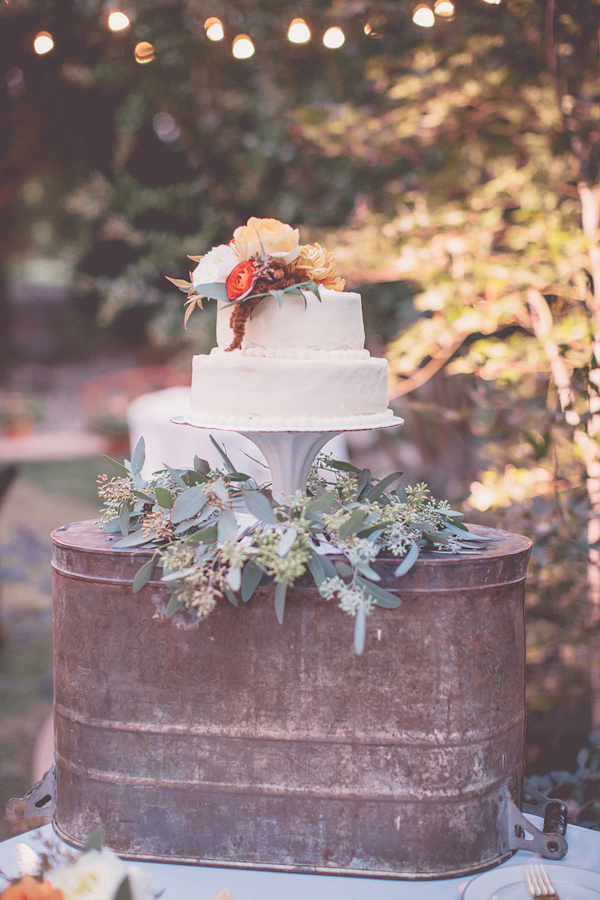 autumnal backyard wedding in Granite Bay, California with photos by Kris Holland Photography | junebugweddings.com (4)